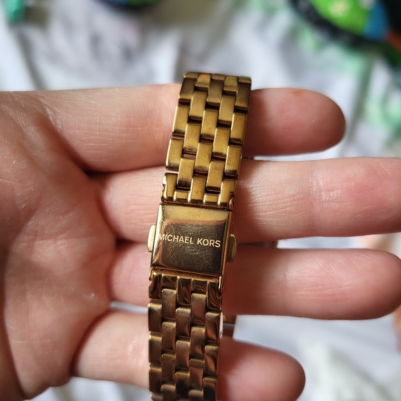 Michael Kors Mini Darcy - Picture 8 of 10